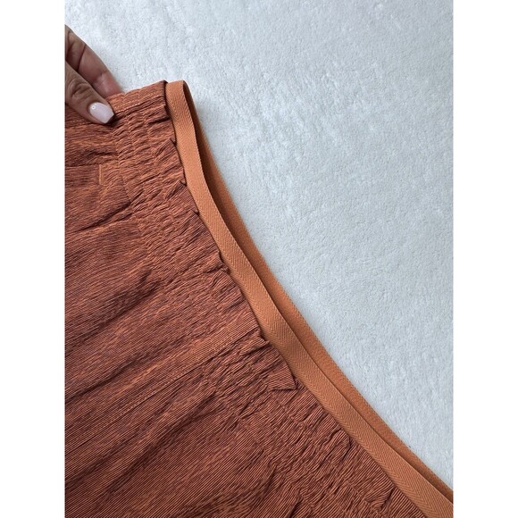 Athleta Wide  Pull-On Short Pant Zipped Pocket Travel Beach Women’s Sz 8 - Picture 5 of 12